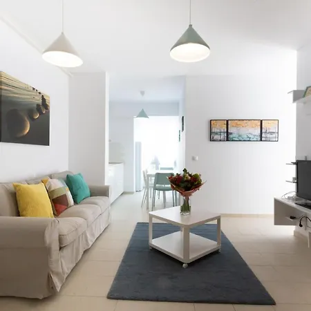 Rare Find 3-room In شقة